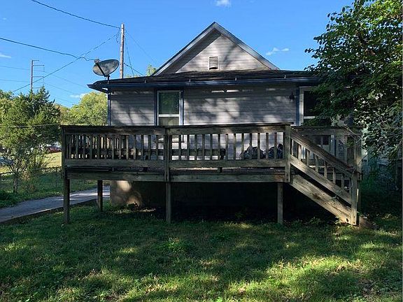4th image of 831 Kiowa St
