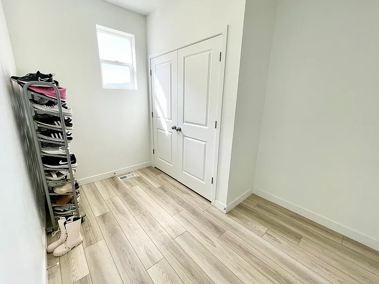 E Chukar Dr — Photo 8