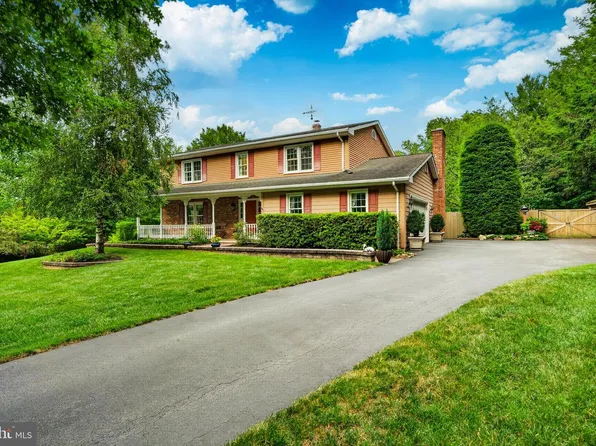 105 Lakeview Dr, Coatesville, PA 19320