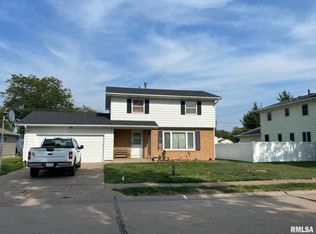605 N 7th St, Eldridge, IA