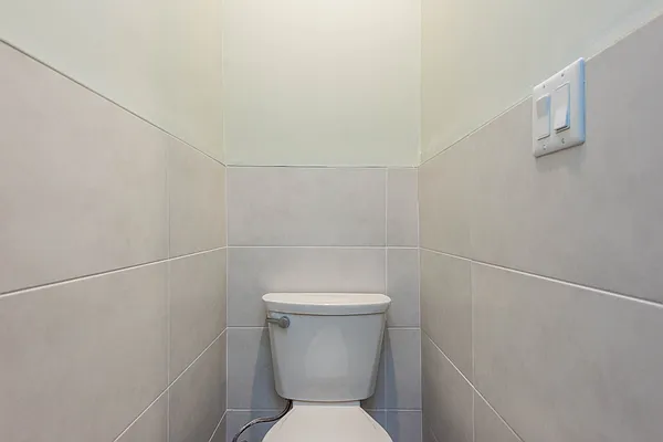Rented by Nooklyn NYC LLC | media 43