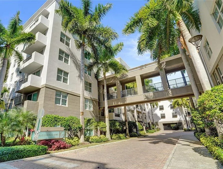 Lauderdale One Condo — Photo 2