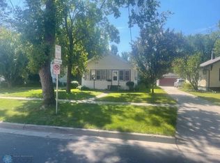 1326 9th Ave S, Fargo, ND 58103