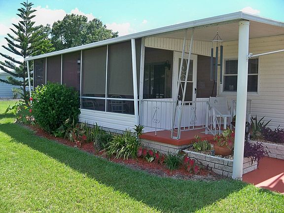 3rd image of 211 Beauregard St