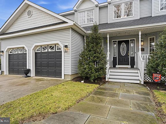 4th image of 1218 Royal Ln