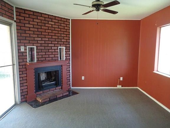4th image of 121 Maderia Dr