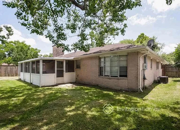 16223 Barcelona Dr — Photo 14