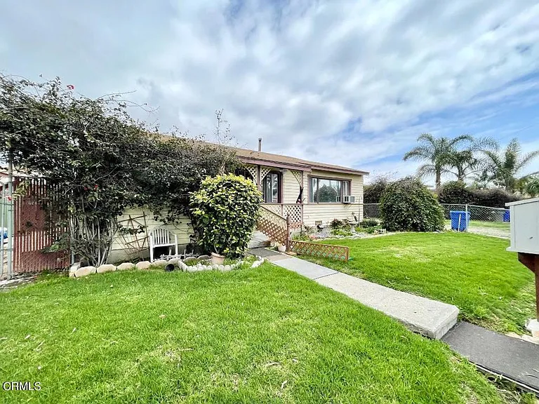 240 N Surfside Dr — Photo 4
