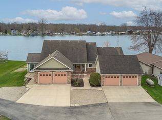 56 E Sunny Acres Dr S, Rome City, IN 46784