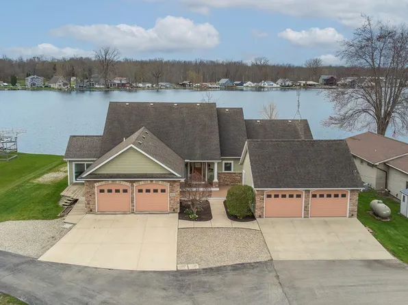 56 E Sunny Acres Dr S, Rome City, IN 46784