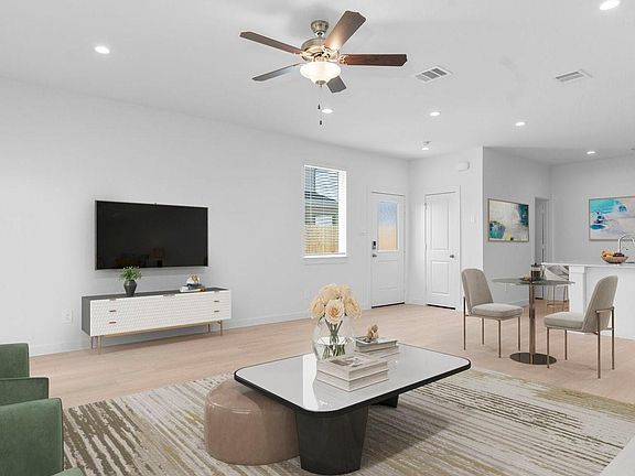 4th image of 2115 Olivos St