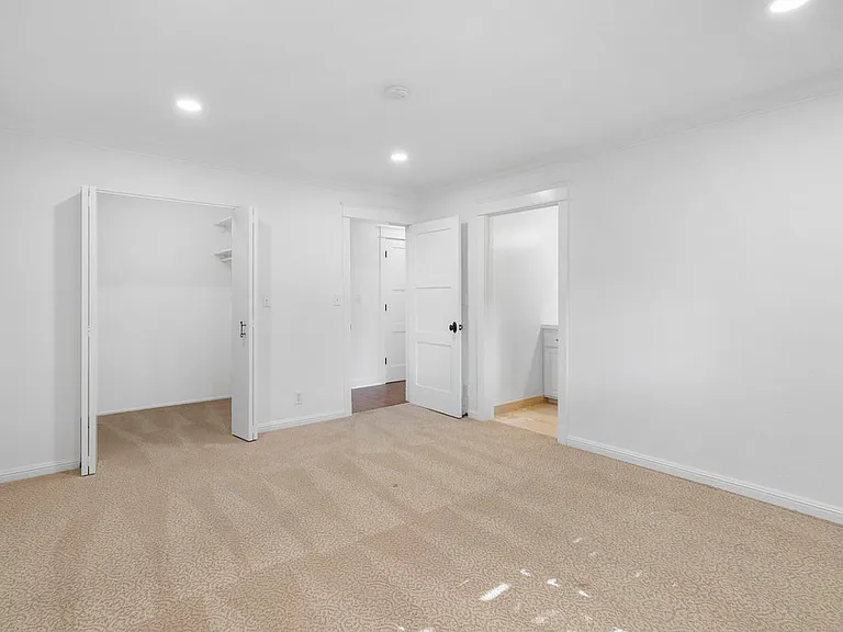 648 Tunbridge Rd — Photo 24