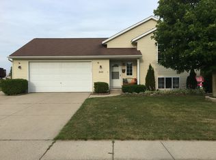 250 Prairie Run Dr NE, Cedar Springs, MI 49319