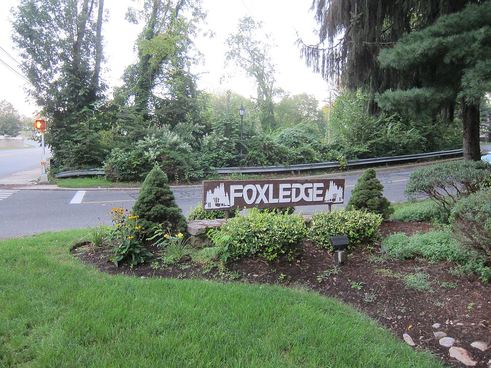 30 Roxbury Lane