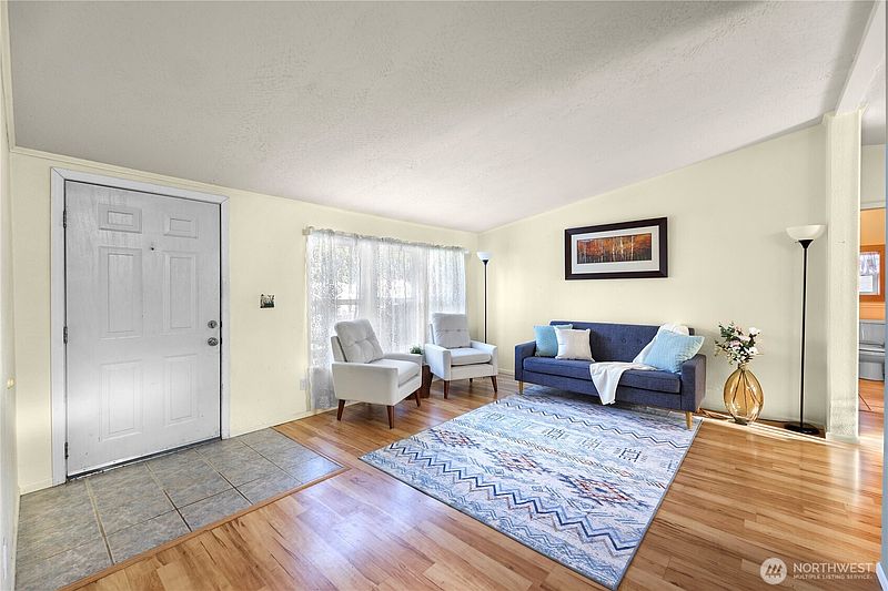 4th image of 455 Fir lane