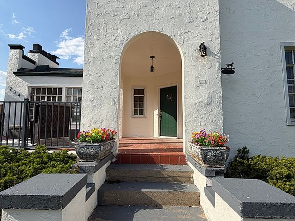 3rd image of 734 W 5th St