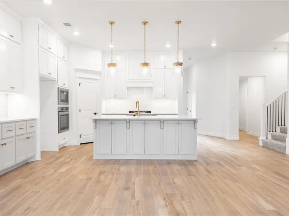 5732 Lantana Ln, Edmond, OK 73034