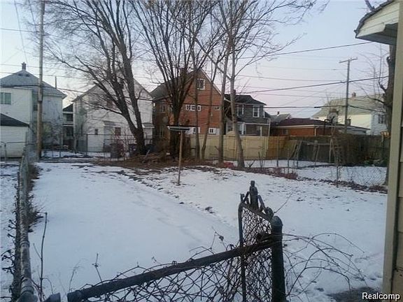 4th image of 3025 Roosevelt St