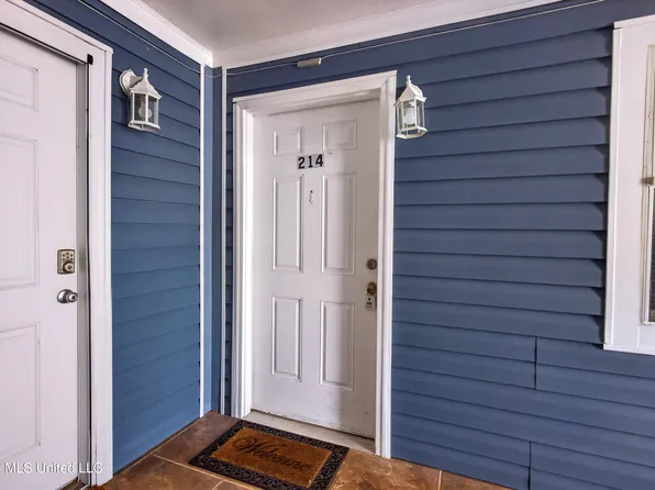 1282 Beach Blvd APT 214, Biloxi, MS 39530