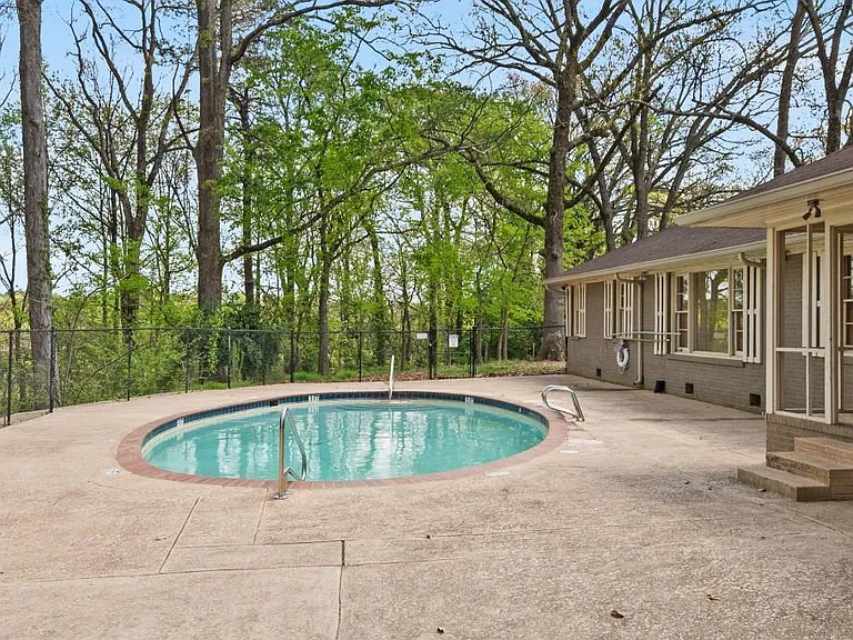 1744 Woodcliff Pl NE — Photo 31