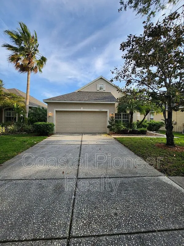 3 bed, 2.0 bath, 1981 sqft, $2,900 — Photo 1