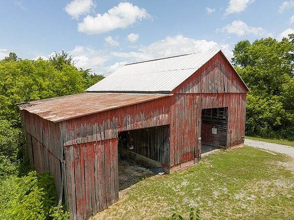 3rd image of 421 Fain Rd