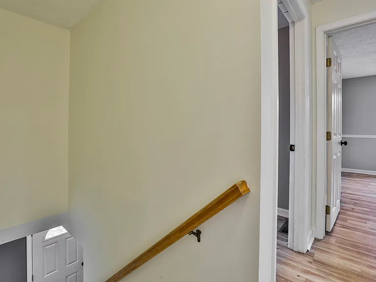 54 Vandora Dr — Photo 2
