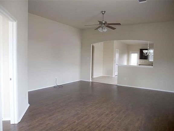 5th image of 3018 Lake Side Dr
