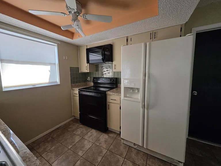 2052 Deltona Blvd — Photo 11