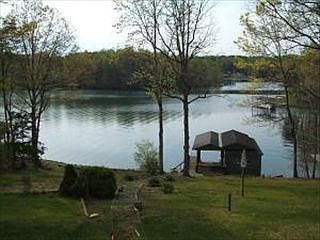 5th image of 105 White Oak Cir
