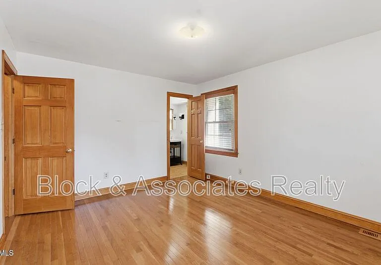 1200 Boxwood Ln — Photo 9