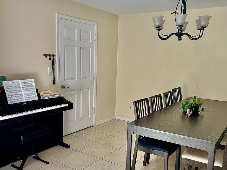 8707 Bay Ct — Photo 4