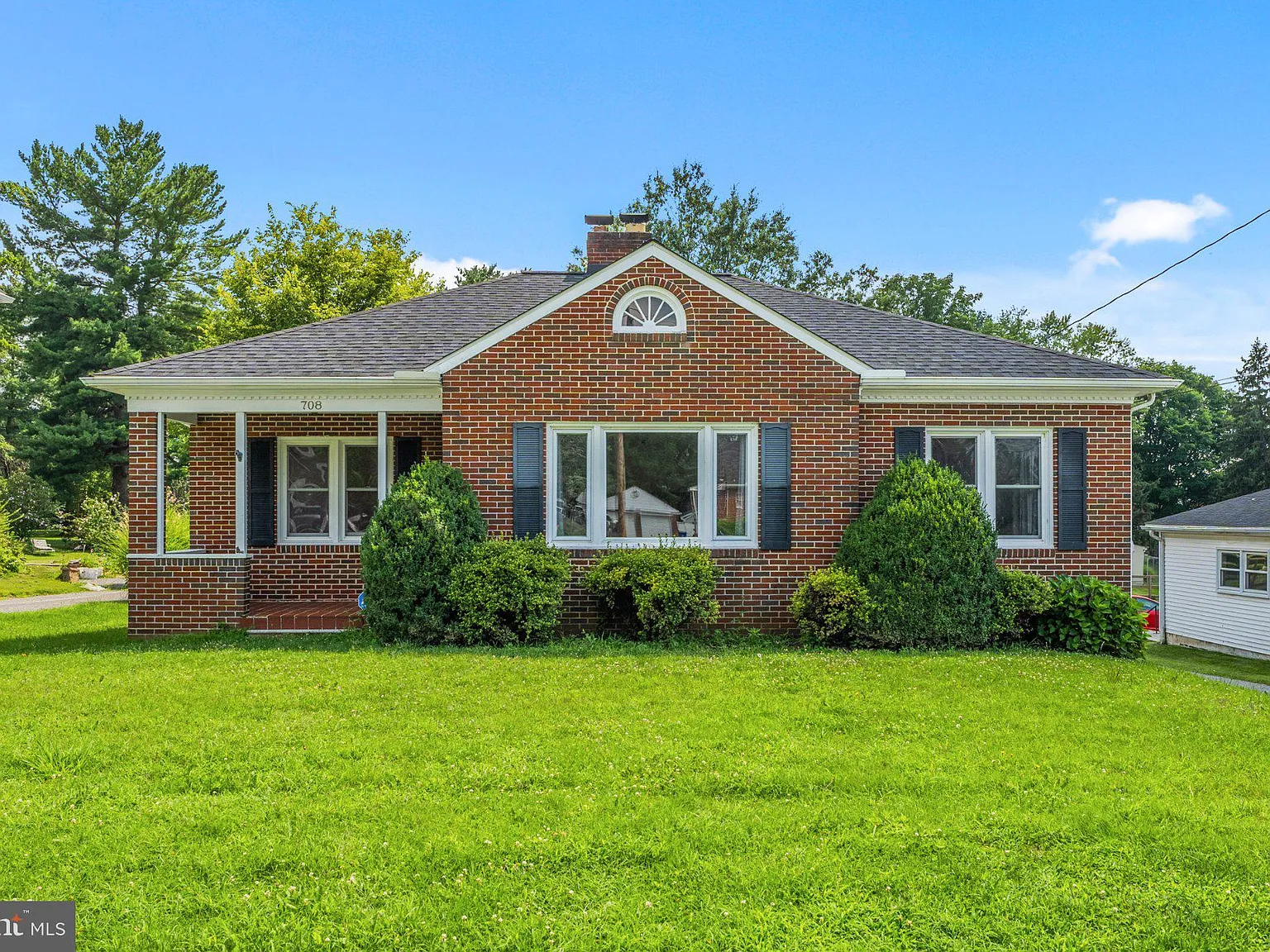 4 bed, 2.0 bath, 2036 sqft, $2,500 — Photo 1