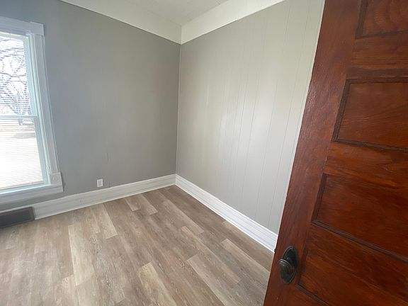 5th image of 1301 Knox St