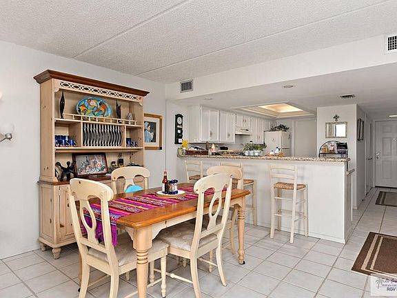 5th image of 900 Padre Blvd #303