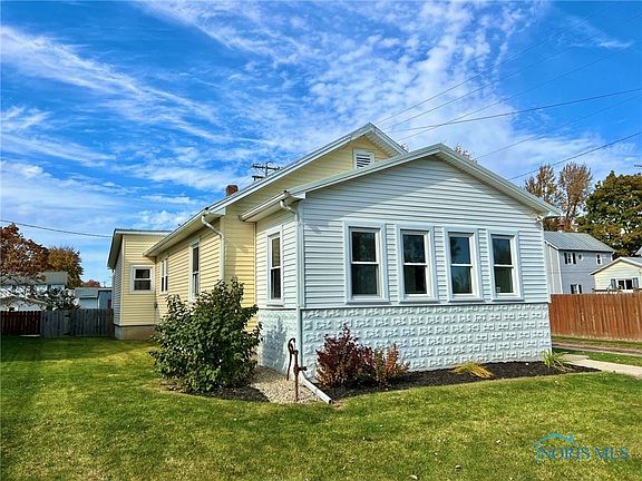 2nd image of 112 Railroad St