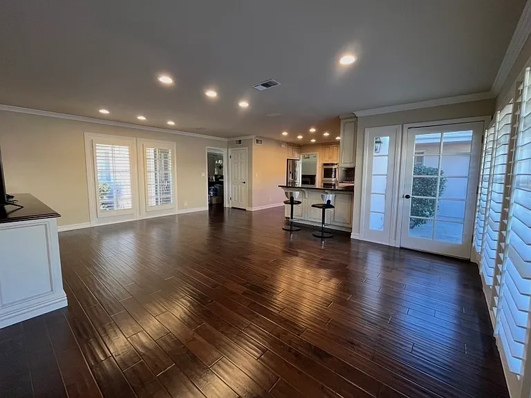5901 Valerie Ave — Photo 15