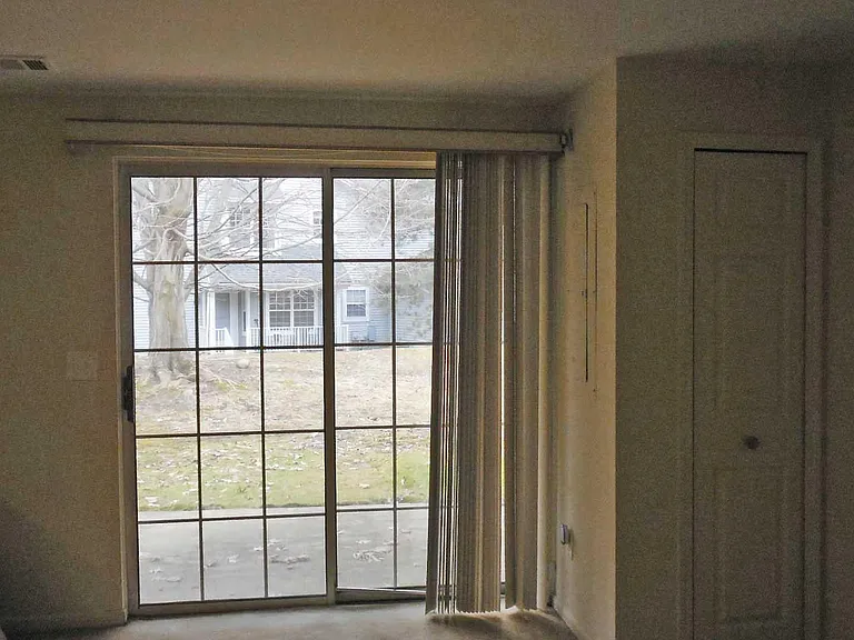 4314 Hillside Dr — Photo 12