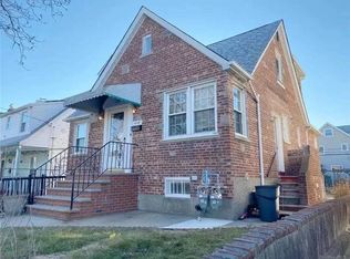 4338 189th St, Flushing, NY 11358