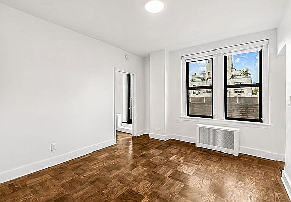 5th image of 12 E 86th St APT 1721