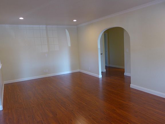 4th image of 947 Desert Isle Dr