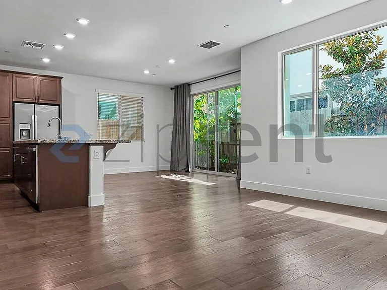 10568 Trill Way — Photo 4