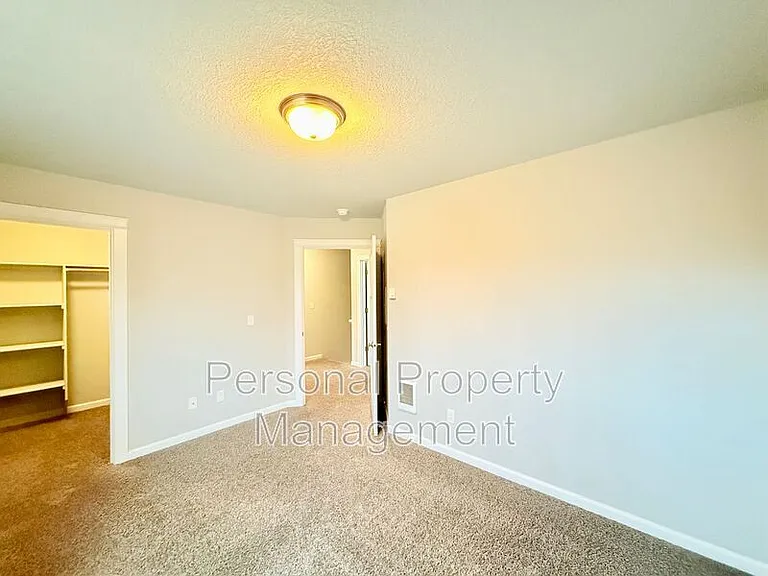12600 NE 49th St #E — Photo 17