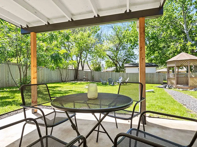 1115 Milford Way — Photo 25