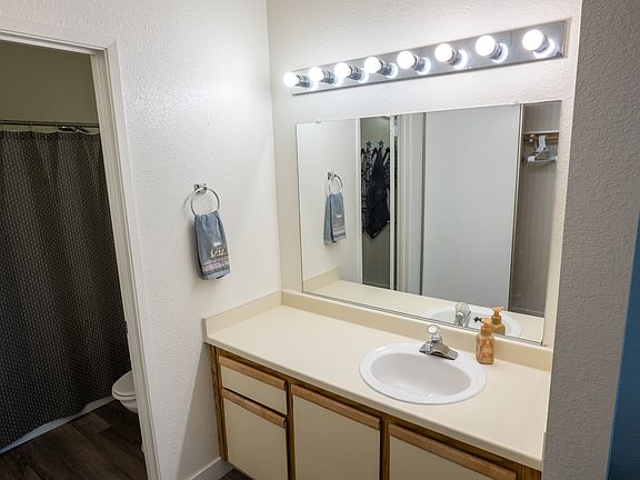 upstairs bathroom sink