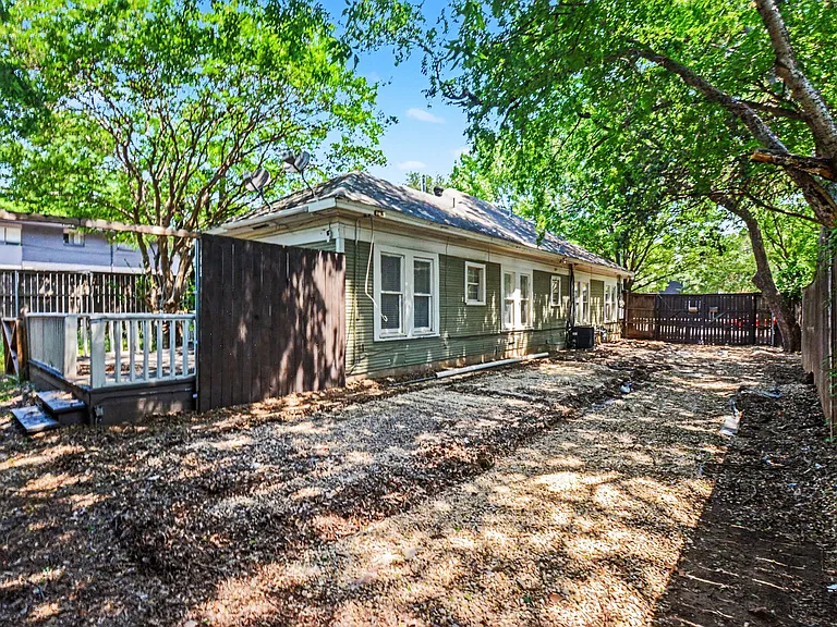 915 Annex Ave — Photo 20