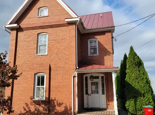 118 W Congress St, Charles Town, WV 25414