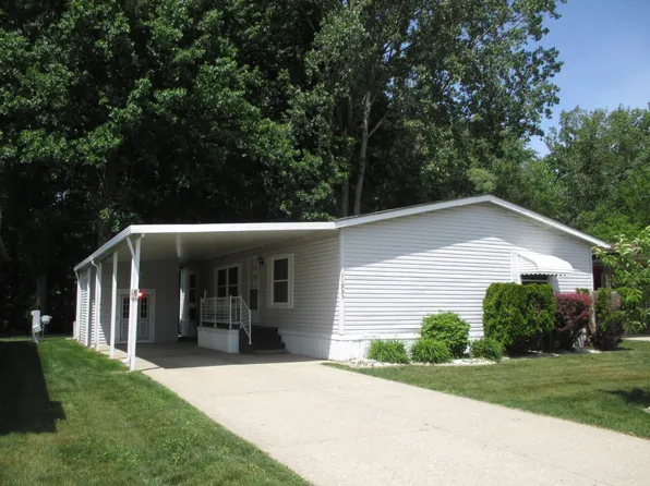 11953 Hemlock Ct #68, Utica, MI 48315