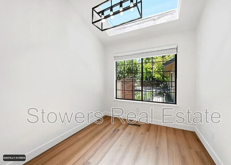 2033 Raphael Ct — Photo 27
