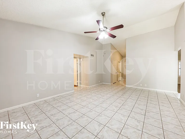 12925 N 73rd Ave — Photo 5